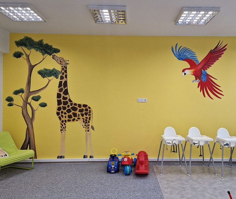 malowanie scian w przedszkolu, mural w przedszkolu, zwierzątka afryka mural kraków, laskowa, żegocina, bachnia