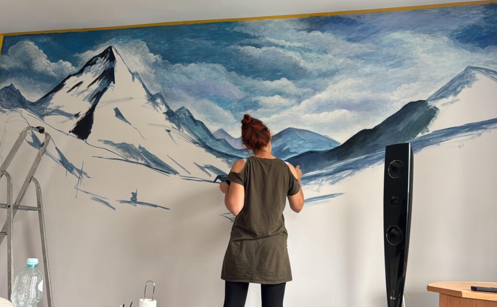 Artystyczne malowanie ścian, ile kosztuje malowanie ścian artystyczne, motyw gór na ścianie, mural